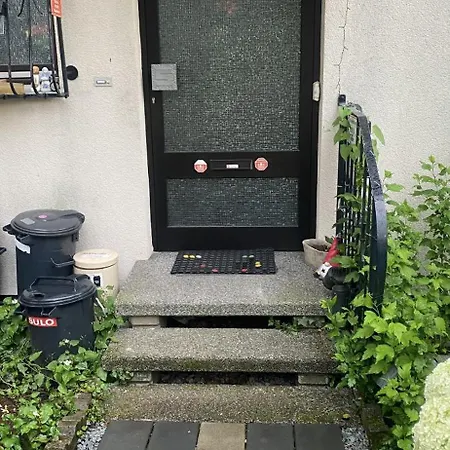 Rum i privatbostad Im 1 Og In Einem Reihenhaus Mit Gemeinschaftlichen Zimmern