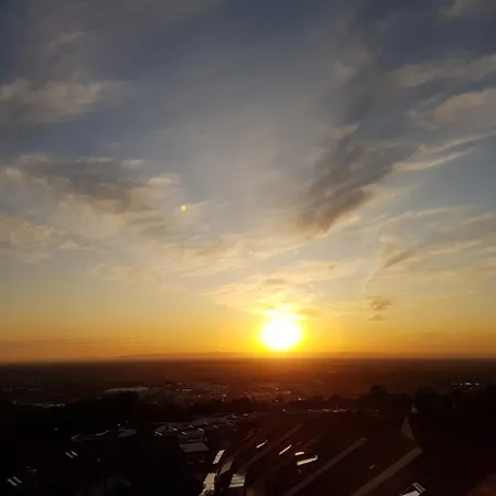 Im 1 Og In Einem Reihenhaus Mit Gemeinschaftlichen Zimmern בית אירוח היידלברג